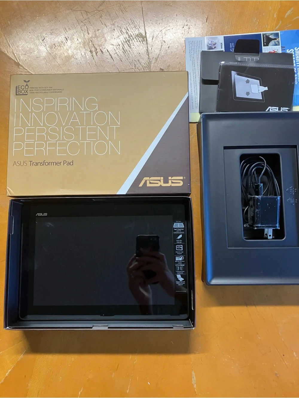 Vintage ASUS Transformer Pad TF300T Tablet - Open Box Complete
